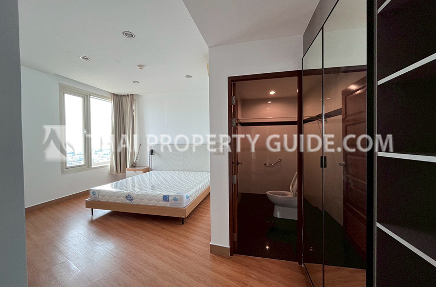 Condominium in Sathorn 